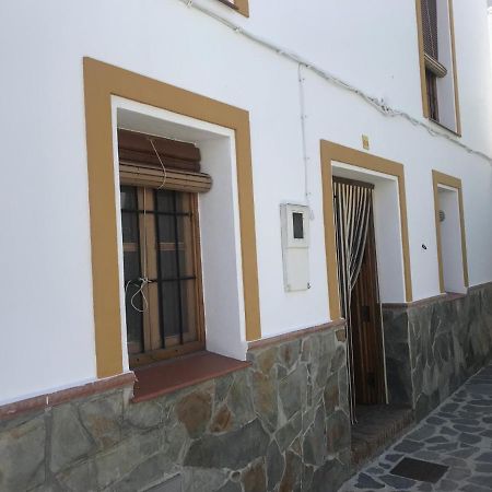 Casa Petra : Bonita Casa Rural En Yunquera Exterior photo